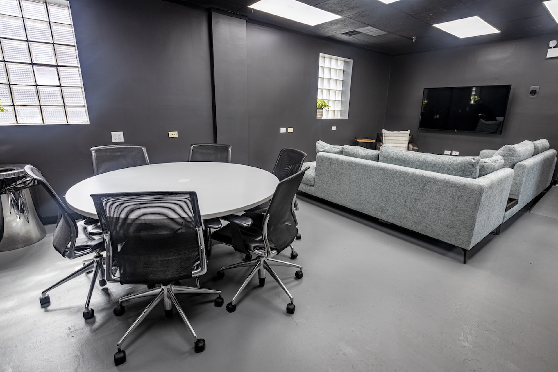 Bada Office common spaces photo 1